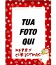 Cornice sfondo rosso con fiocchi di neve e di Natale con i temi che congratularmi con le vacanze.