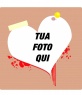 Come dettaglio amare o post San Valentino Day amanti. Personalizza questa scheda con una fotografia in questa cornice per una foto con perno a forma di cuore e inchiodato da un sangue o di vernice rossa sul bordo.