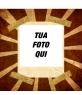 Fotomontaggio. La tua foto viene visualizzata in uno stile cornice polaroid bloccato con zelo in una forma di stile manga fulmine basso comico.