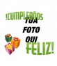 Fai una cartolina d'auguri di compleanno con la tua foto con questo fotomontaggio. La tua foto sarà accompagnata da 3 regali di colori e di un verde di buon compleanno.