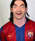 Fotomontaggio di Lionel Messi del Barcellona FC. Mettere il volto di questo club di calcio professionistico. Dovete caricare una immagine, che può tagliare un volto nella fase successiva. È possibile salvare o inviare via e-mail il risultato.