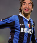 Fotomontaggio in cui modello appare Ibrahimovic, famoso giocatore di Inter. Il fotomontaggio è quello di dare un volto a un 