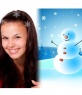 Cartolina di Natale semplice congratularmi con i vostri cari. Con pupazzo di neve e neve.