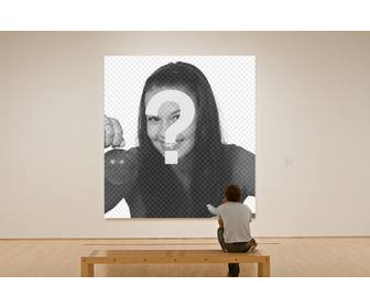 fotomontaggio della pittura in un museo questa foto effetto osservato da un visitatore solitario