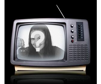 fotomontaggio un televisore retro dove e possibile inserire lquotimmagine come appaiono in show televisivo