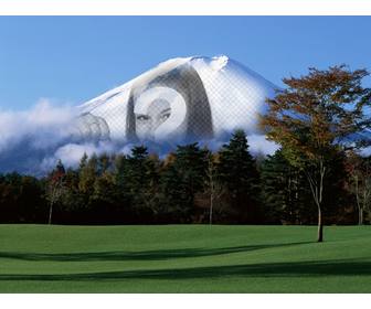 fotomontaggio paesaggio giapponese montagna fuji in background in cui apparira vostra immagine caricata on line sbiadito