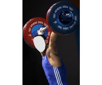 fotomontaggio di dare un volto un sollevatore di pesi in blu che occupa di sollevamento pesi durante le olimpiadi di atene per mostrare senza sforzo di sollevamento oltre 100 kg