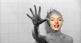 Fotomontaggio sotto la doccia in Psycho, il film di Hitchcock