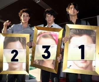 fotomontaggio di kevin joe e nick dei jonas brothers che conterra tre foto che carichi