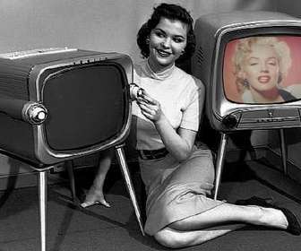 Fotomontaggio in cui vi lascerà in un vecchio televisore.