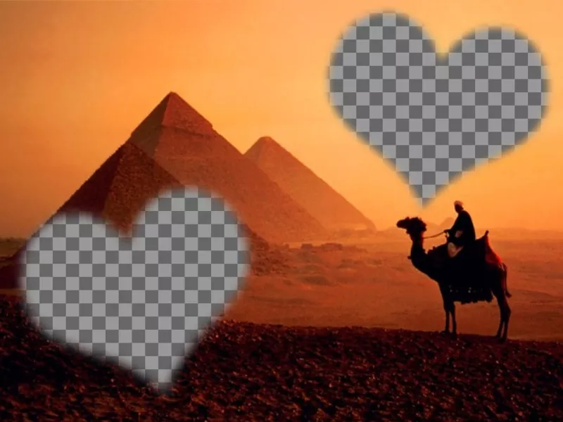 Fotomontaggio in Egitto con le piramidi e un cammello e un cuore a forma di cornice semi-trasparente su cui inserire una..