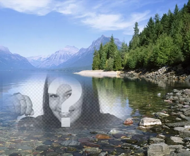 Fotomontaggio di mettere una foto in acqua di un lago o di un fiume vicino a una foresta con alberi e montagne..