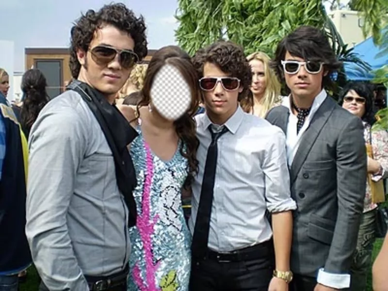 Essere la ragazza che è con i Jonas Brothers modificando questo effetto in linea ..