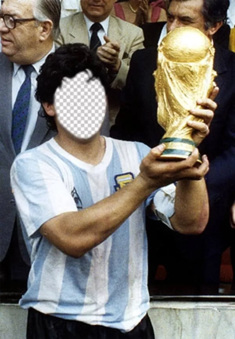 Diventa a Diego Armando Maradona sollevare il ..