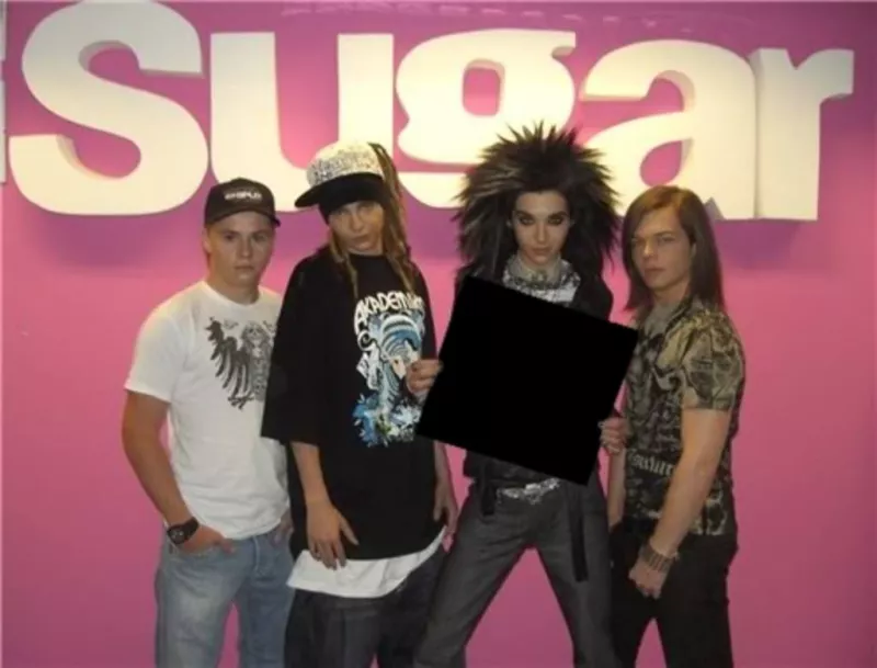 Foto montaggio di mettere la tua foto su un poster detenuta dal gruppo Tokio Hotel come il tuo migliore..