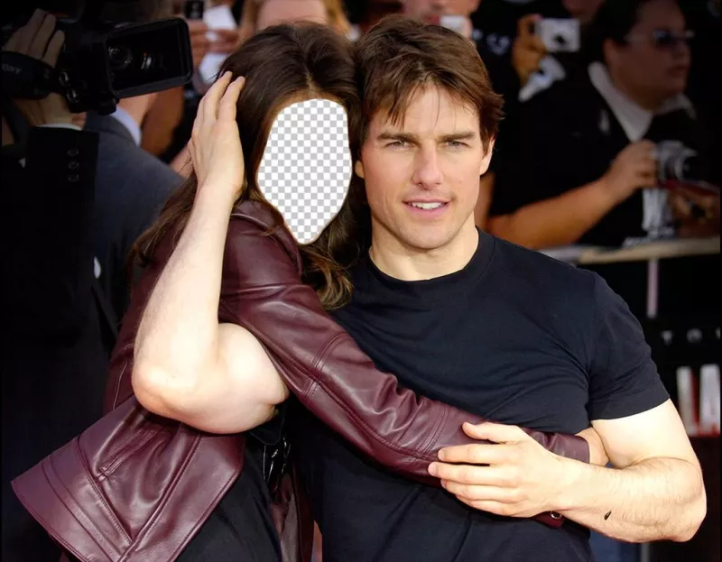 Fotomontaggio per modificare e posa abbracciando lattore Tom Cruise ..