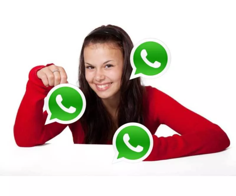 L'adesivo con il logo WhatsApp da apporre sulle tue foto ..