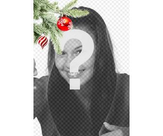 cartolina  cornice di natale in cui si inserisce unquotimmagine effetto di curve avanzate sfondo nero in primo piano si vede ramo di albero di natale appeso due palle uno forma di gelato o tornado e spirali bianche e rosse e sferico e termina in punto lquotaltro e rosso sangue fiocchi di neve dipinti telaio leggero