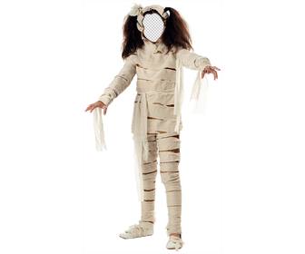 fotomontaggio di ragazza travestita da mummia per halloween che e possibile modificare