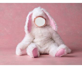 foto effetto di un bambino vestito da coniglio