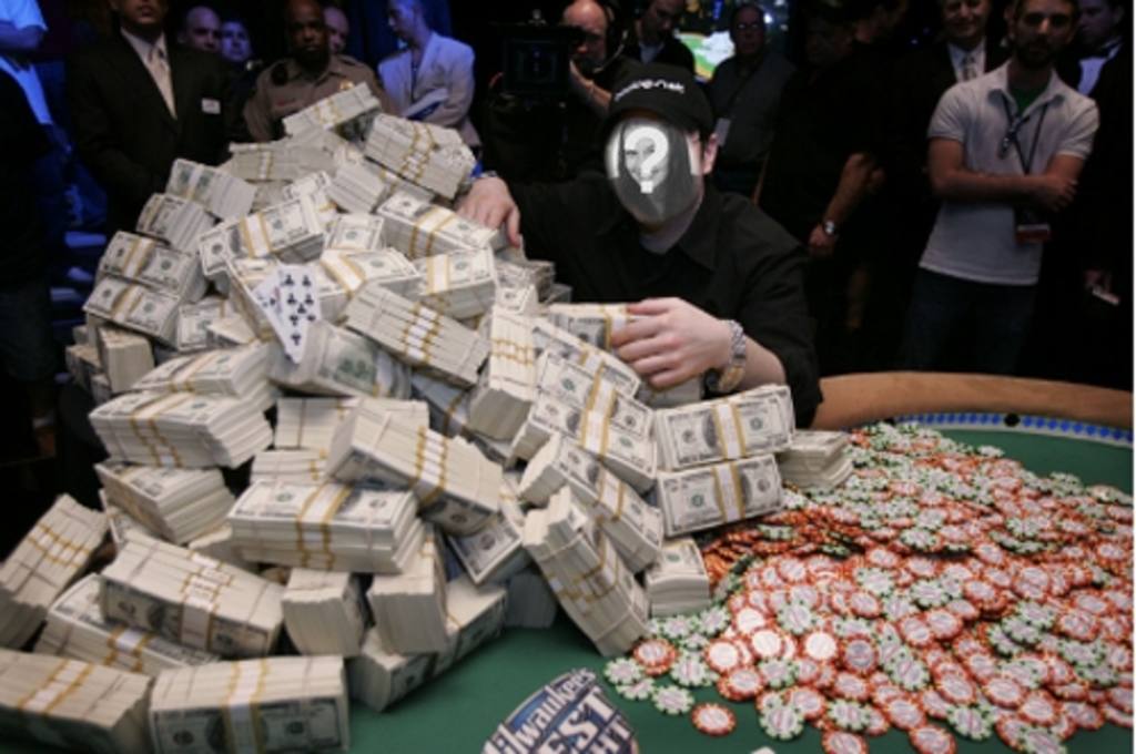 Fotomontaggio di un vincitore di un milione di dollari giocando a..